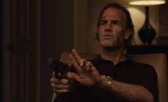 The Gates: Zesnulý James Van Der Beek jako zabiják ve své poslední roli | Fandíme filmu