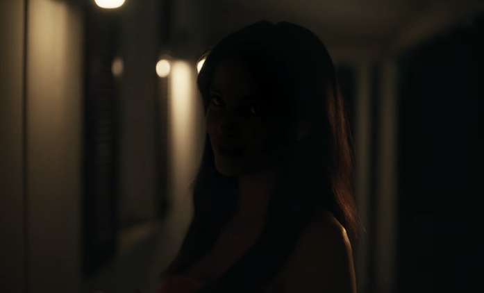 Posedlost: Nový horor dovede „lásku až za hrob“ do děsivě doslovné podoby | Fandíme filmu