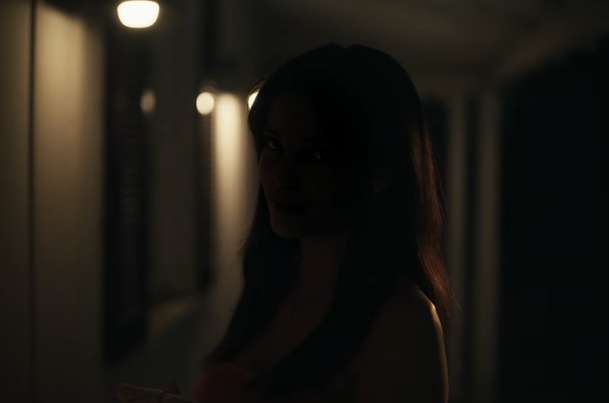 Posedlost: Nový horor dovede „lásku až za hrob“ do děsivě doslovné podoby | Fandíme filmu