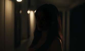 Posedlost: Nový horor dovede „lásku až za hrob“ do děsivě doslovné podoby | Fandíme filmu