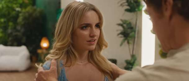 Slanted: V chystaném hororu si školačka nechá změnit rasu, aby konečně zapadla | Fandíme filmu