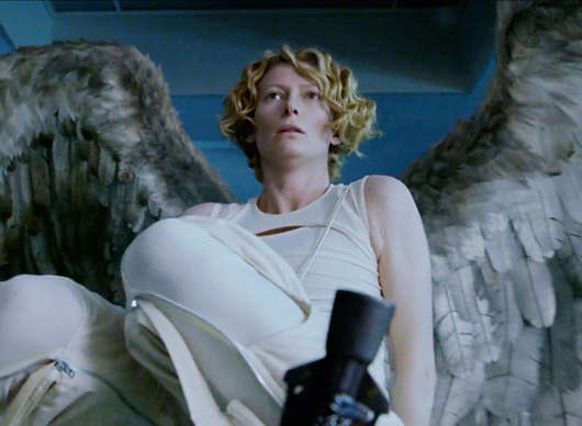 Angel Down: Mezi zákopy první světové války najdou vojáci padlého anděla | Fandíme filmu