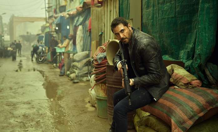 7 Dogs: Režiséři Mizerů natočili novou zběsilou akční jízdu | Fandíme filmu