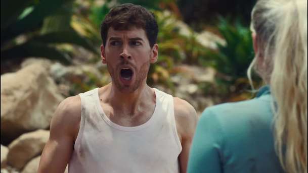 Šahej na mě: Mimozemšťan z bláznivé sci-fi komedie laská lidi svým chapadélkem | Fandíme filmu