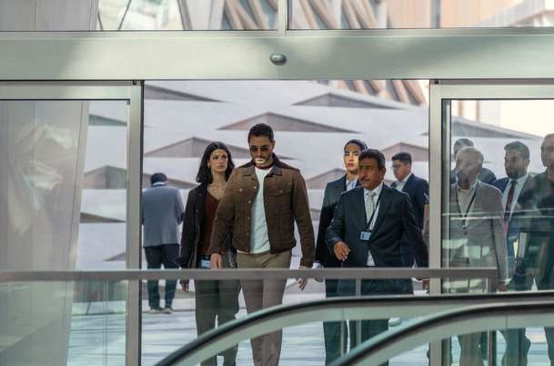 7 Dogs: Režiséři Mizerů natočili novou zběsilou akční jízdu | Fandíme filmu