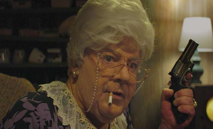 Vo**ustej mi synka!: Hororová komedie s ultra-sprostým názvem míří do kin | Fandíme filmu