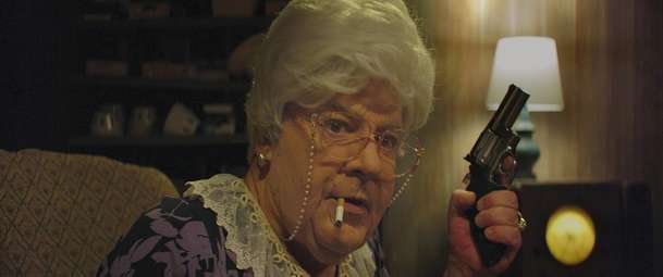 Vo**ustej mi synka!: Hororová komedie s ultra-sprostým názvem míří do kin | Fandíme filmu