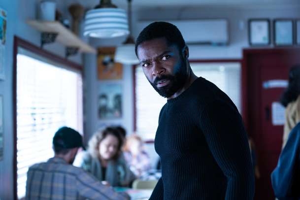 Newborn: V psychologickém thrilleru se muž snaží začlenit po návratu z vězení | Fandíme filmu