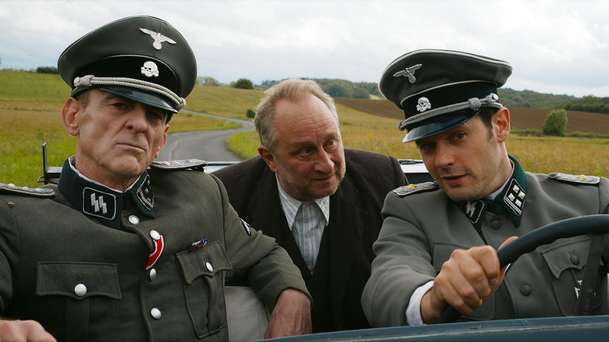 Šťastná hvězda: Absurdní komedie z 2. světové války míří do českých kin | Fandíme filmu