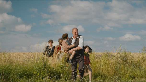 Šťastná hvězda: Absurdní komedie z 2. světové války míří do českých kin | Fandíme filmu