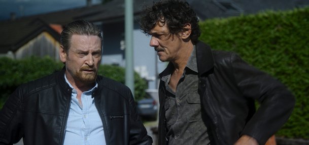 Lov: Právě dorazil drsný nový seriál, kde se do sebe pustí dvě skupiny lovců | Fandíme serialům