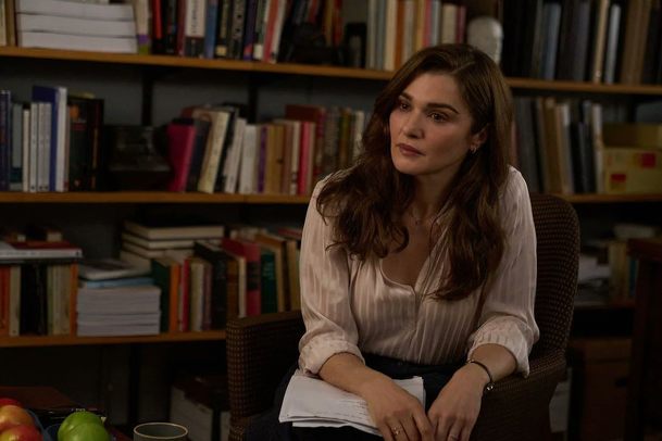 V novém Netflix seriálu Vladimir popadne Rachel Weisz nebezpečná posedlost | Fandíme serialům