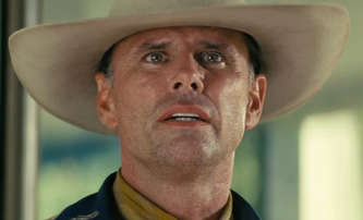 Mister: Walton Goggins se v novém akčňáku probudí celý od krve a bez vzpomínek | Fandíme filmu