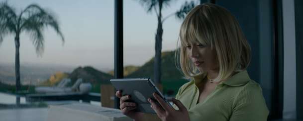 Lék: Zhýralí miliardáři si udělali z nevinné dívky svou krevní banku | Fandíme filmu