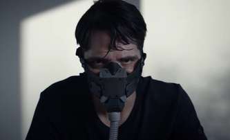 Lék: Zhýralí miliardáři si udělali z nevinné dívky svou krevní banku | Fandíme filmu