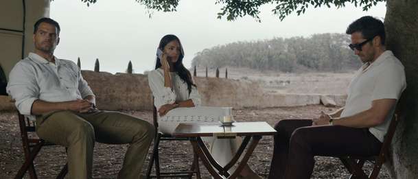 Šedá zóna: Jake Gyllenhaal a Henry Cavill řádí ve špionážním traileru | Fandíme filmu