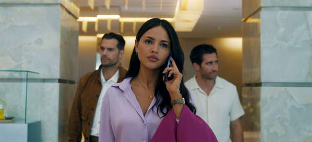 Šedá zóna: Jake Gyllenhaal a Henry Cavill řádí ve špionážním traileru | Fandíme filmu