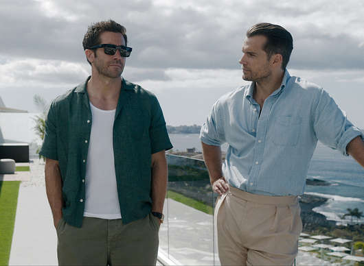 Šedá zóna: Jake Gyllenhaal a Henry Cavill řádí ve špionážním traileru | Fandíme filmu