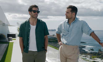 Šedá zóna: Jake Gyllenhaal a Henry Cavill řádí ve špionážním traileru | Fandíme filmu