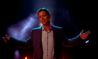 Ovce žerou první: Nová česká komedie si utahuje z motivačních koučů | Fandíme filmu