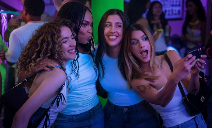 Spolubydlící: Netflix v nové komedii ukáže, jak se paří na vysoké | Fandíme filmu