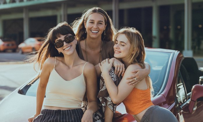 Té noci: Netflix zapletl trojici mladých žen do vraždy v Karibiku | Fandíme seriálům