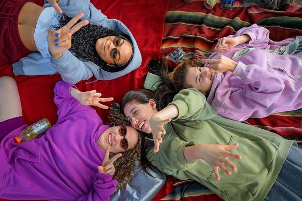 Spolubydlící: Netflix v nové komedii ukáže, jak se paří na vysoké | Fandíme filmu