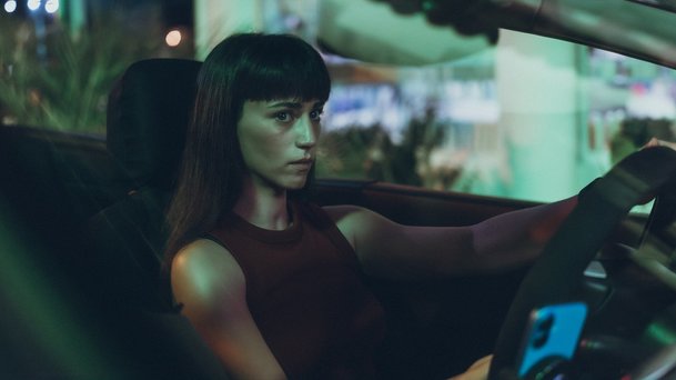 Té noci: Netflix zapletl trojici mladých žen do vraždy v Karibiku | Fandíme serialům