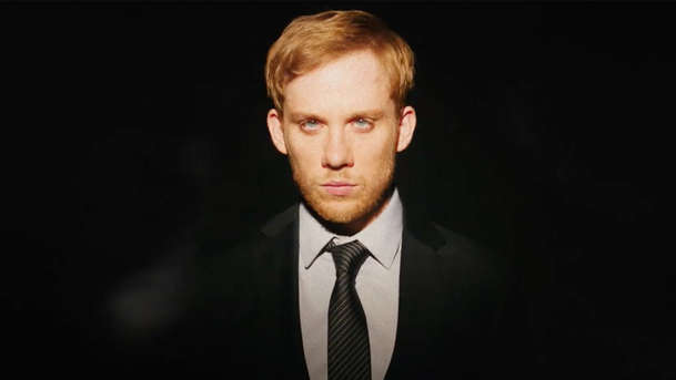 He Bled Neon: Na hrdinu drsného thrilleru čeká pouze bolest | Fandíme filmu