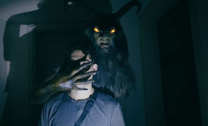 Do Not Enter: Partu influencerů čeká v opuštěném hotelu noc hrůzy | Fandíme filmu