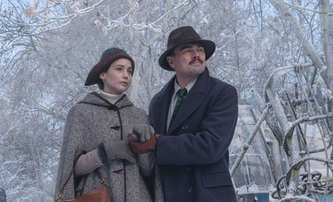 What Happens at Night: První oficiální fotka hvězd, které natáčejí v Česku | Fandíme filmu