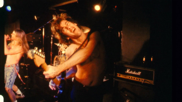 Vzestup Red Hot Chili Peppers: Náš brácha Hillel – Netflix vypekl kapelu i její fanoušky | Fandíme serialům