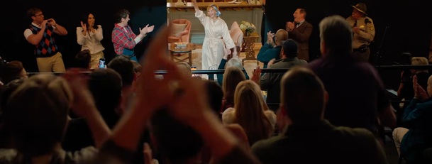 Návrat na výsluní: Lisa Kudrow se po letech vrací na místo činu | Fandíme serialům