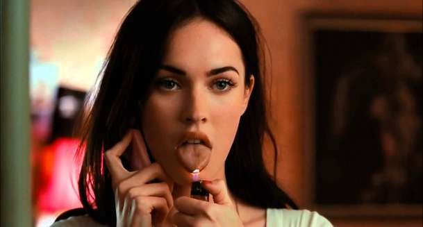 Bacha kouše!: Amanda Seyfried a Megan Fox se vracejí | Fandíme filmu