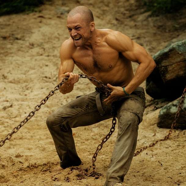 Apex: Charlize Theron bojuje o život, trailer srší energií | Fandíme filmu