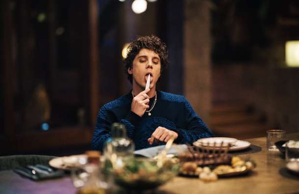 Pikantní pohled do světa nechutně bohatých srší podvratnou energií | Fandíme filmu