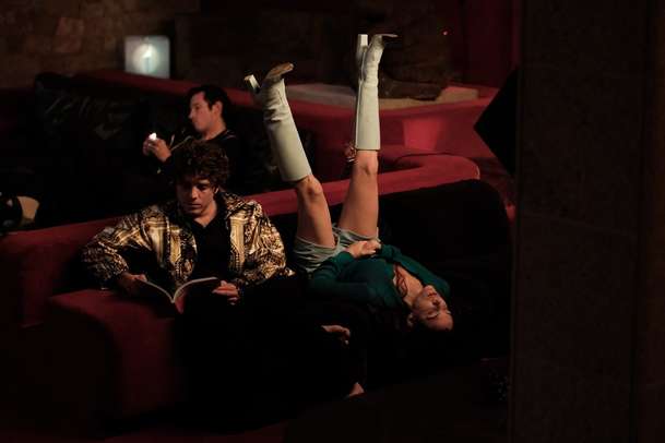 Pikantní pohled do světa nechutně bohatých srší podvratnou energií | Fandíme filmu