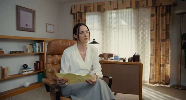 Backrooms: Nechutně znepokojivý horor v novém traileru leze pod kůži | Fandíme filmu