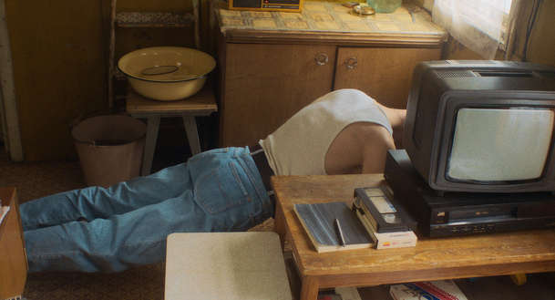 Hladovka: Když televizi obsadí ruští vojáci, rozhodne se hlasatelka stávkovat | Fandíme filmu