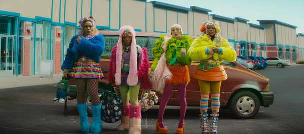 I Love Boosters: Loupeživá komedie v prvním traileru přetéká stylem | Fandíme filmu