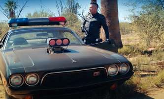 Wasteland Cop: Trailer představuje zapálenou poctu Šílenému Maxovi | Fandíme filmu