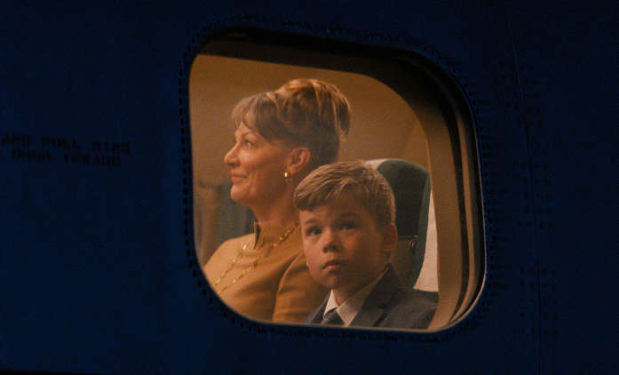 Propeller One-Way Night Coach: John Travolta zfilmoval svou lásku k létání | Fandíme filmu