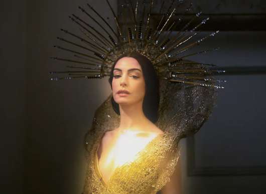 Mother Mary: Čarodějnictví se prolíná s hudbou v hypnotické novince | Fandíme filmu