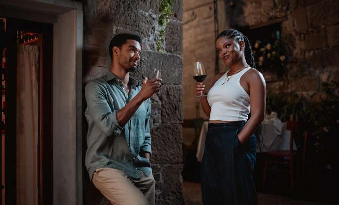 You, Me & Tuscany: Malá mořská víla a milovník z Bridgertonových v nové romanci | Fandíme filmu