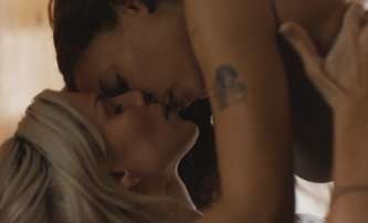 Perfect: V apokalyptickém ráji zahoří dvě ženy vzájemnou vášní | Fandíme filmu