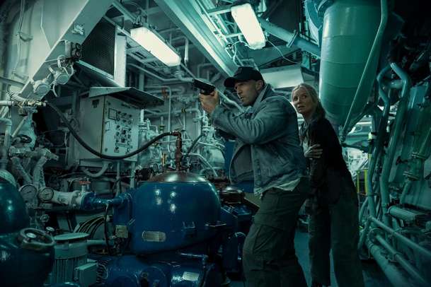 Mutiny: Jason Statham vlastnoručně zlikviduje loď plnou grázlů | Fandíme filmu