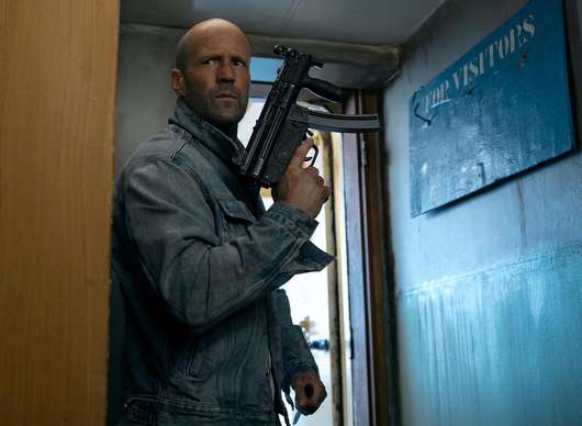 Vzpoura: Statham ve filmu o filmu zdůrazňuje uvěřitelnost akčních scén | Fandíme filmu