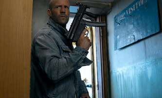 Vzpoura: Statham ve filmu o filmu zdůrazňuje uvěřitelnost akčních scén | Fandíme filmu