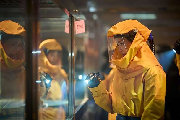 Colony: Zombíci se vyvinuli, v novém hororu tvoří dokonalé jednotky na smrt | Fandíme filmu