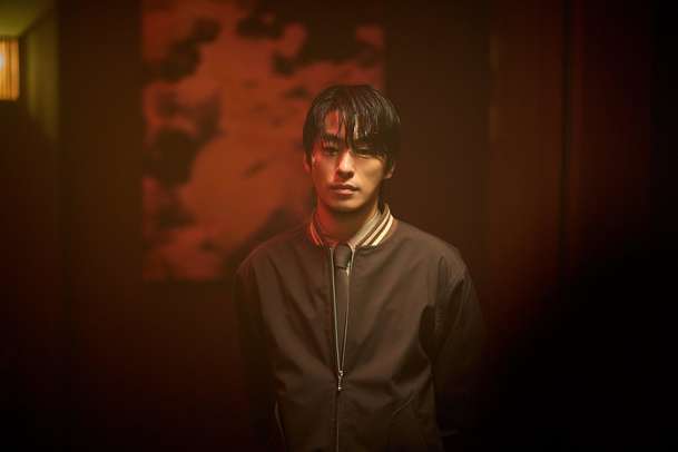 Colony: Zombíci se vyvinuli, v novém hororu tvoří dokonalé jednotky na smrt | Fandíme filmu